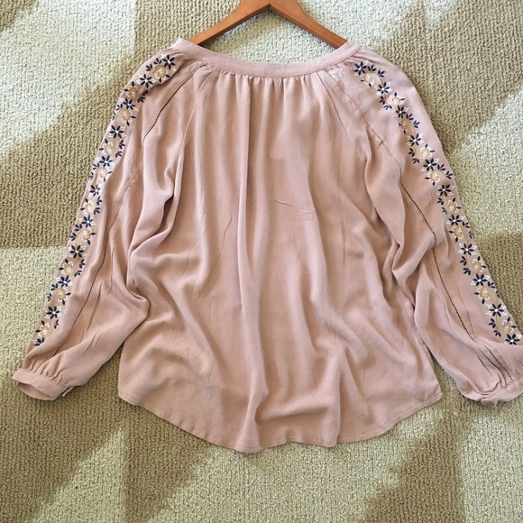 Boutique Sweet Molly Embroidered Blouse Top - Picture 6 of 8